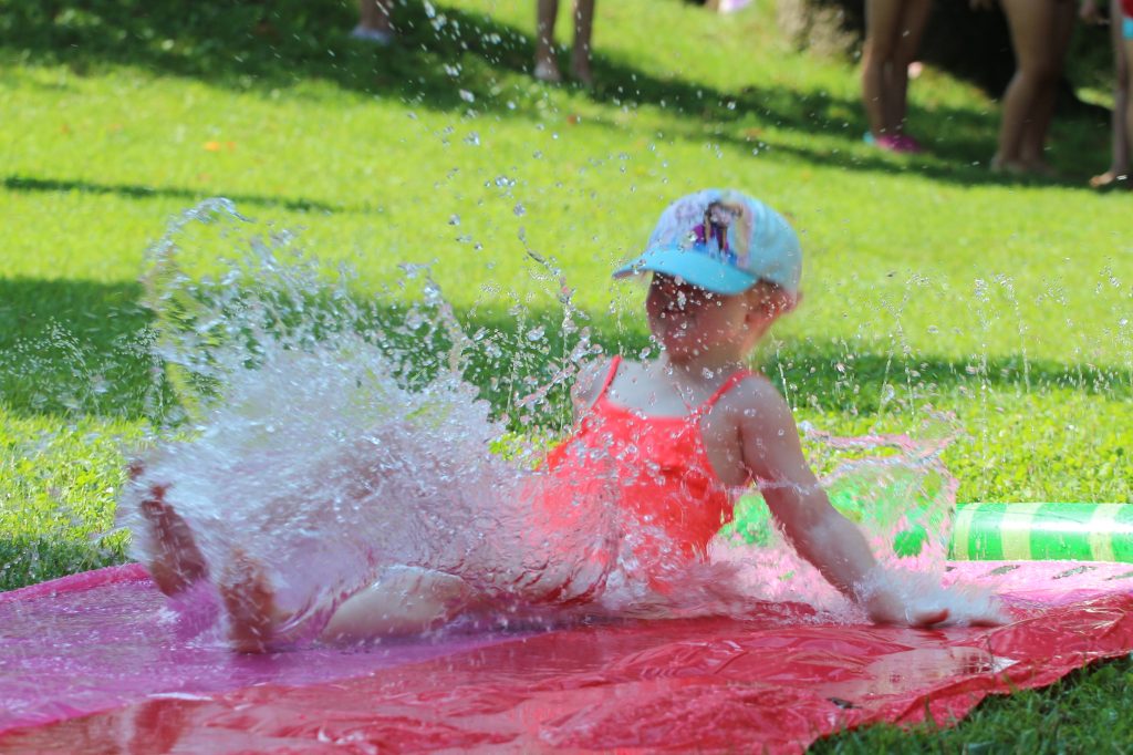 „Sommer-Sonne-Wasserspaß“ im AWO Kindergarten Momo – AWO Rosenheim